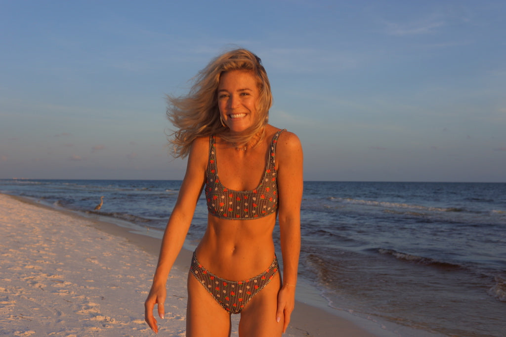 Grayton Scoop Bottom | Strawberry Fields